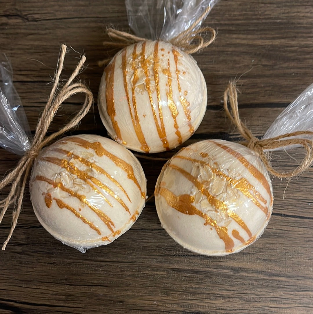 Colloidal Oatmeal Milk & Honey Bath Bomb