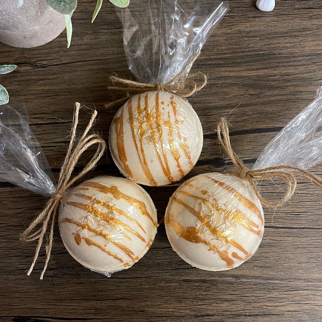 Colloidal Oatmeal Milk & Honey Bath Bomb